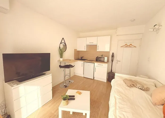 Avec Balcon, Centre-ville, Clim, Wifi & דירה