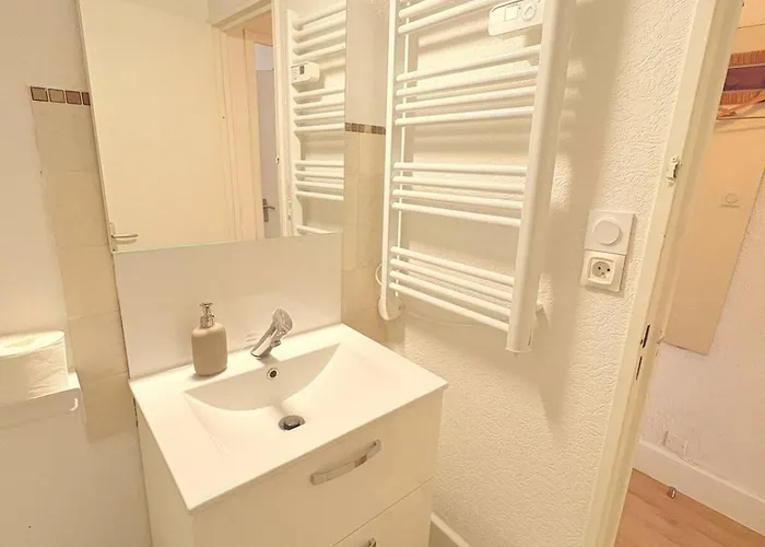 Avec Balcon, Centre-ville, Clim, Wifi & דירה