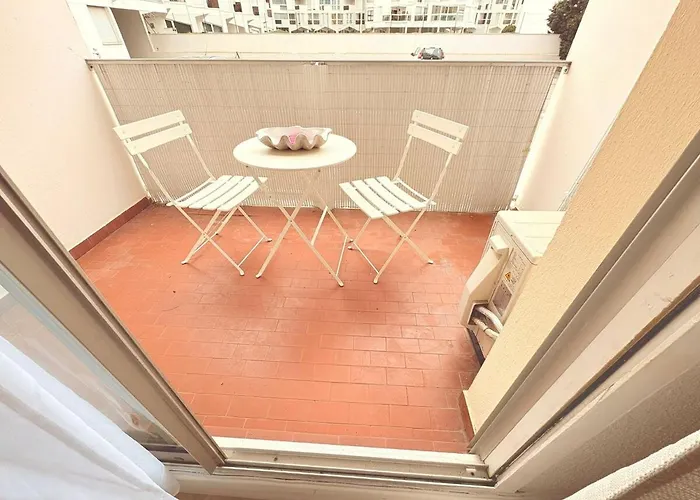 דירה Avec Balcon, Centre-ville, Clim, Wifi &